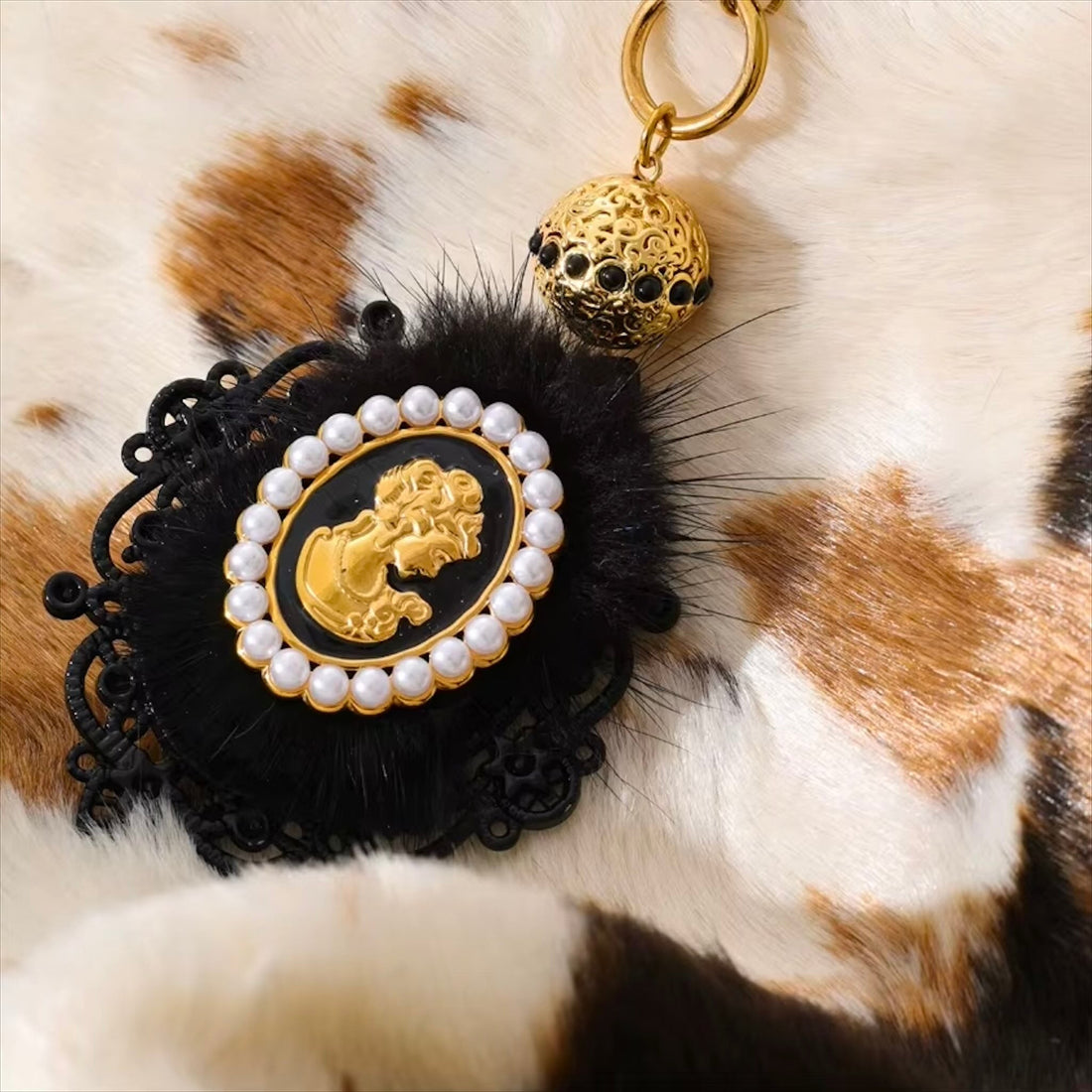 L'Histoire du Bijou : Scandales, Splendeurs et Secrets de Cour 👑