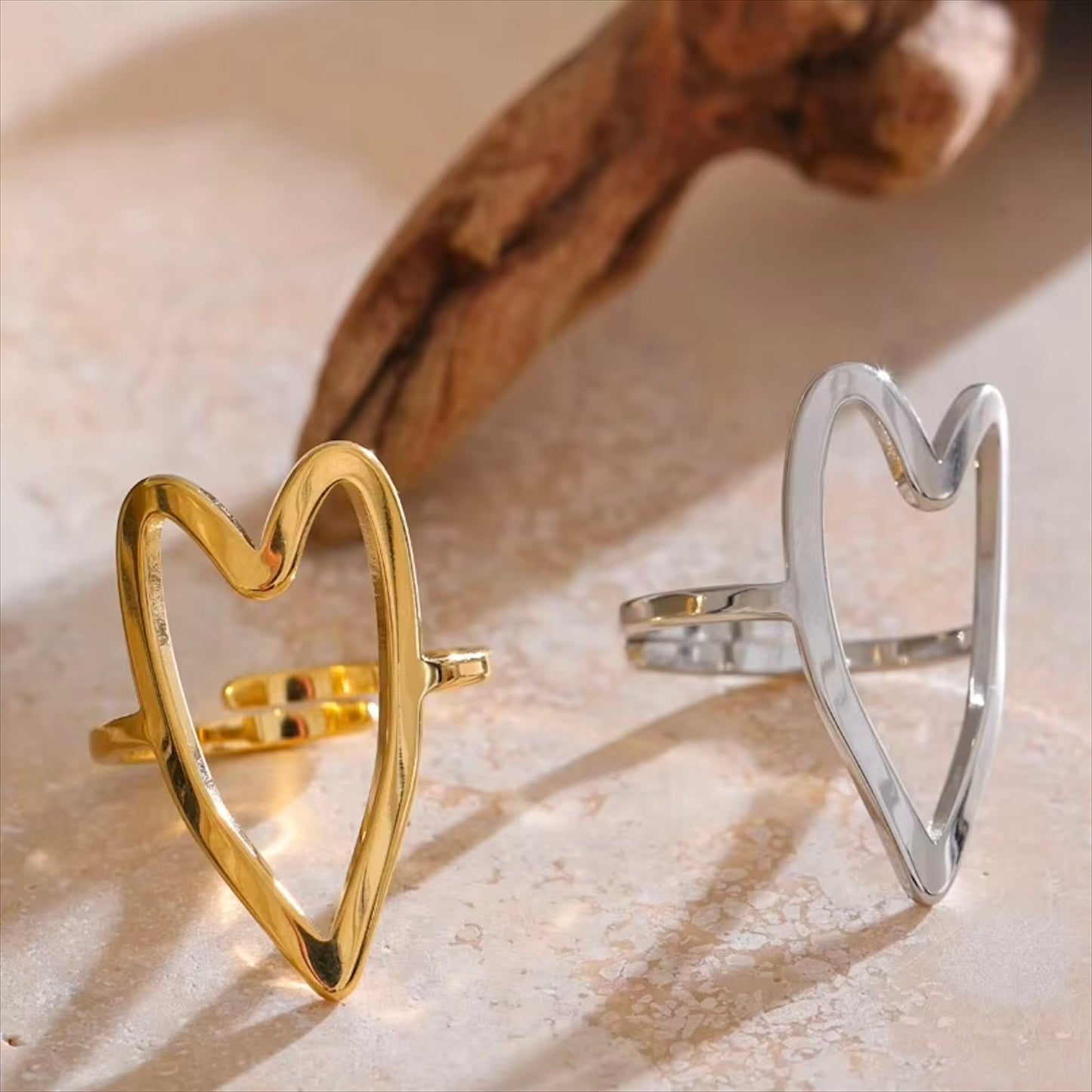 Bague cœur ouvert en acier inoxydable plaqué or/PVD argent, ajustable, diamètre 27mm (1,06 pouce), 2,5g – duo Saint-Valentin doré/argenté Bijoux Prestige.