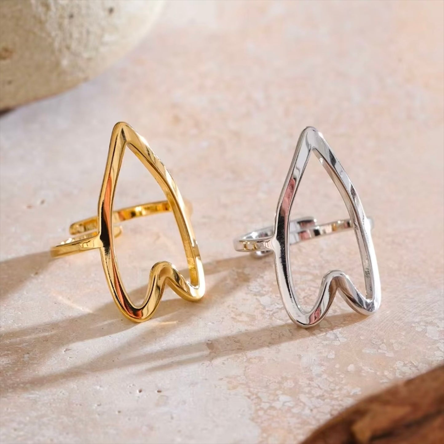 Bague cœur ouvert en acier inoxydable plaqué or/PVD argent, ajustable, diamètre 27mm (1,06 pouce), 2,5g – duo Saint-Valentin doré/argenté Bijoux Prestige.