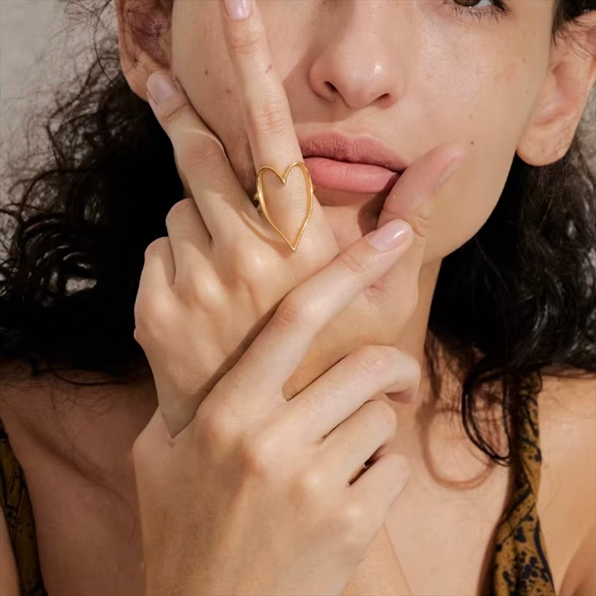 Bague cœur ouvert en acier inoxydable plaqué or/PVD argent, ajustable, diamètre 27mm (1,06 pouce), 2,5g – duo Saint-Valentin doré/argenté Bijoux Prestige.