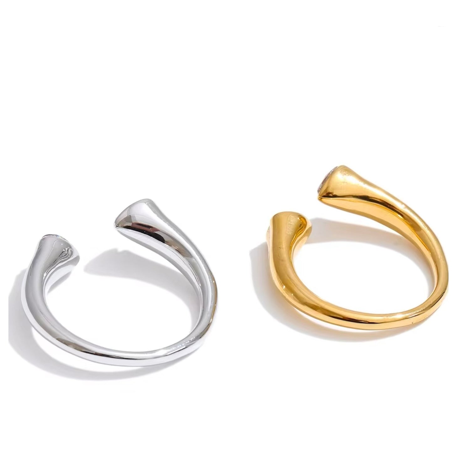 Bague double cœur ouvert cubic zirconia en acier inoxydable plaqué or/PVD argent, ajustable, 5g – duo Saint-Valentin doré/argenté Bijoux Prestige.
