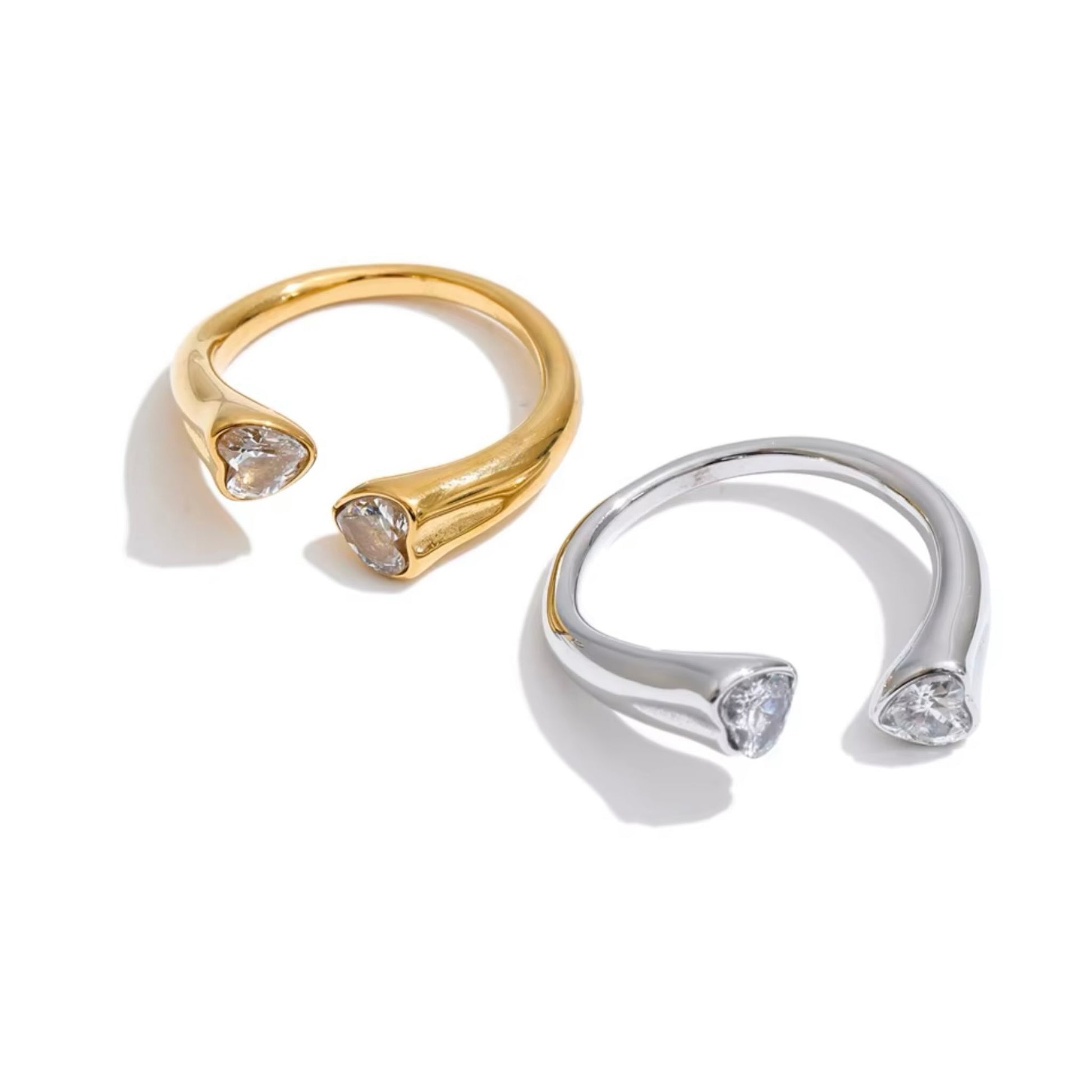 Bague double cœur ouvert cubic zirconia en acier inoxydable plaqué or/PVD argent, ajustable, 5g – duo Saint-Valentin doré/argenté Bijoux Prestige.
