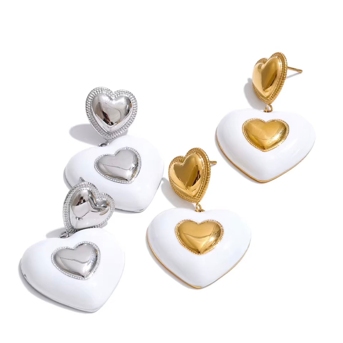 Boucles d'oreilles cœur émaillé blanc en acier inoxydable plaqué or/PVD argent, 25mm (1 pouce), 11,5g paire – duo Saint-Valentin doré/argenté Bijoux Prestige.