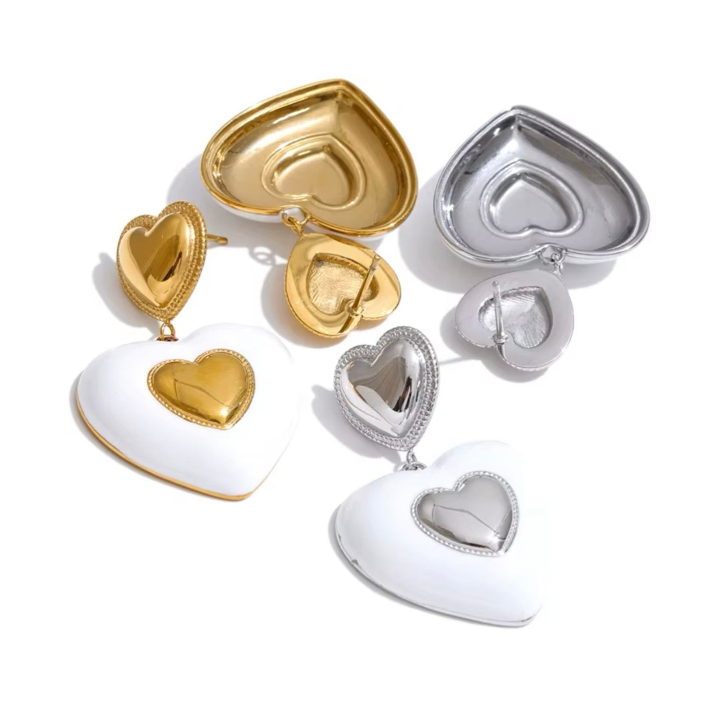 Boucles d'oreilles cœur émaillé blanc en acier inoxydable plaqué or/PVD argent, 25mm (1 pouce), 11,5g paire – duo Saint-Valentin doré/argenté Bijoux Prestige.
