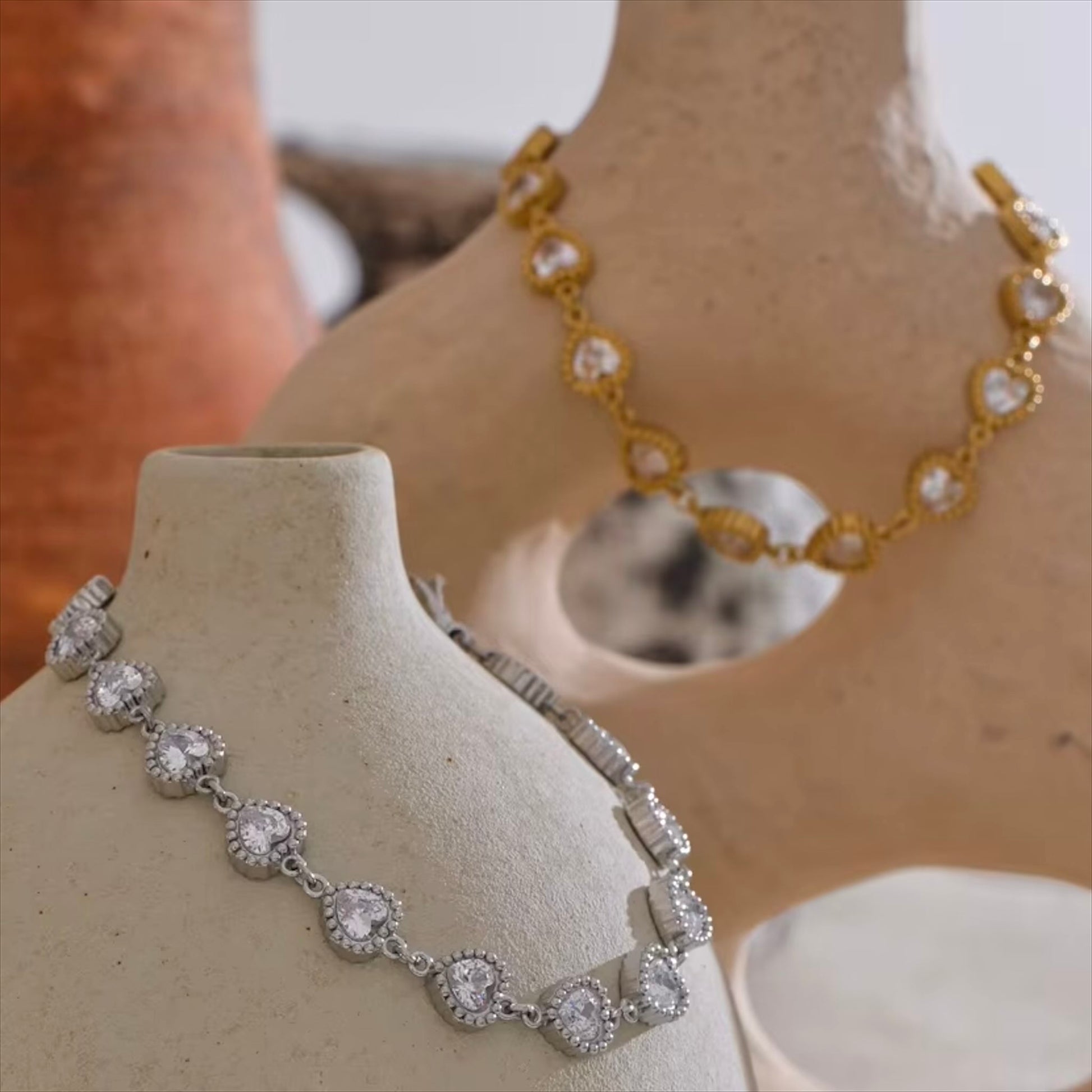 Bracelet tennis cœurs en acier inoxydable plaqué or/PVD argent, CZ pavés, 17cm (6,9-10,1 pouces), 8,5g – duo Saint-Valentin doré/argenté Bijoux Prestige.