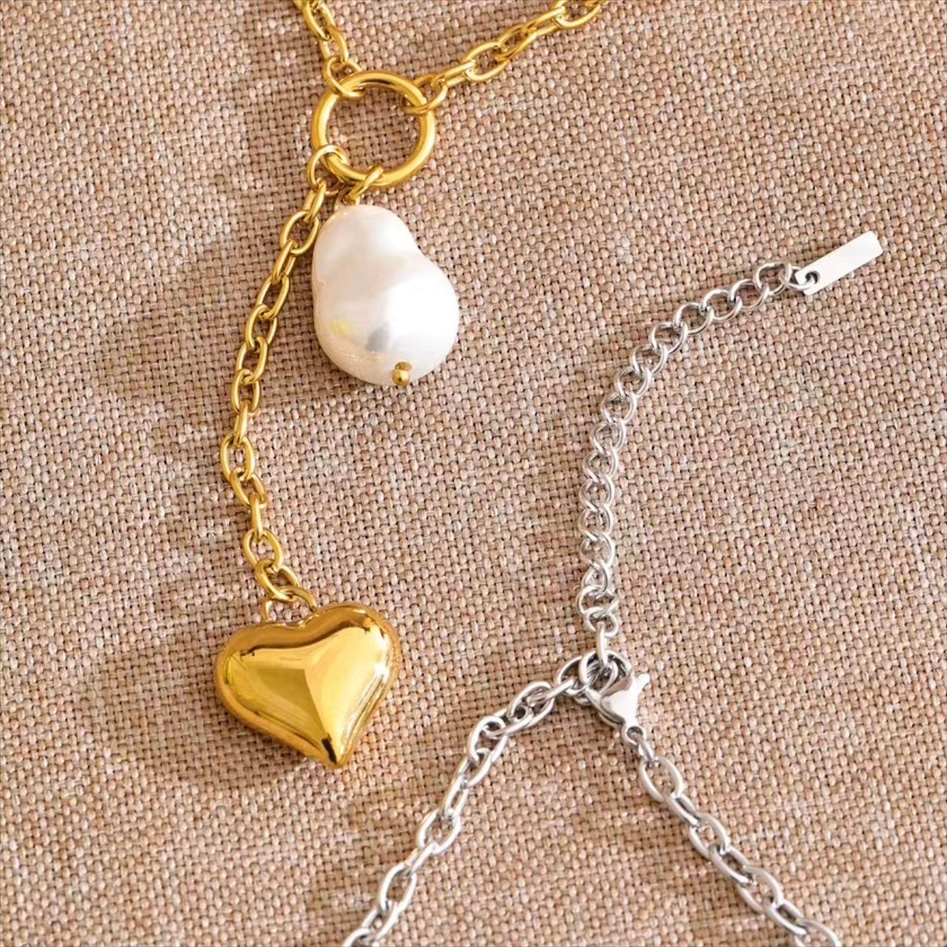 Collier cœur et perle imitation en acier inoxydable plaqué or/PVD argent, chaîne 40cm (15,7-19,7 pouces), 19,5g – duo Saint-Valentin doré/argenté Bijoux Prestige.