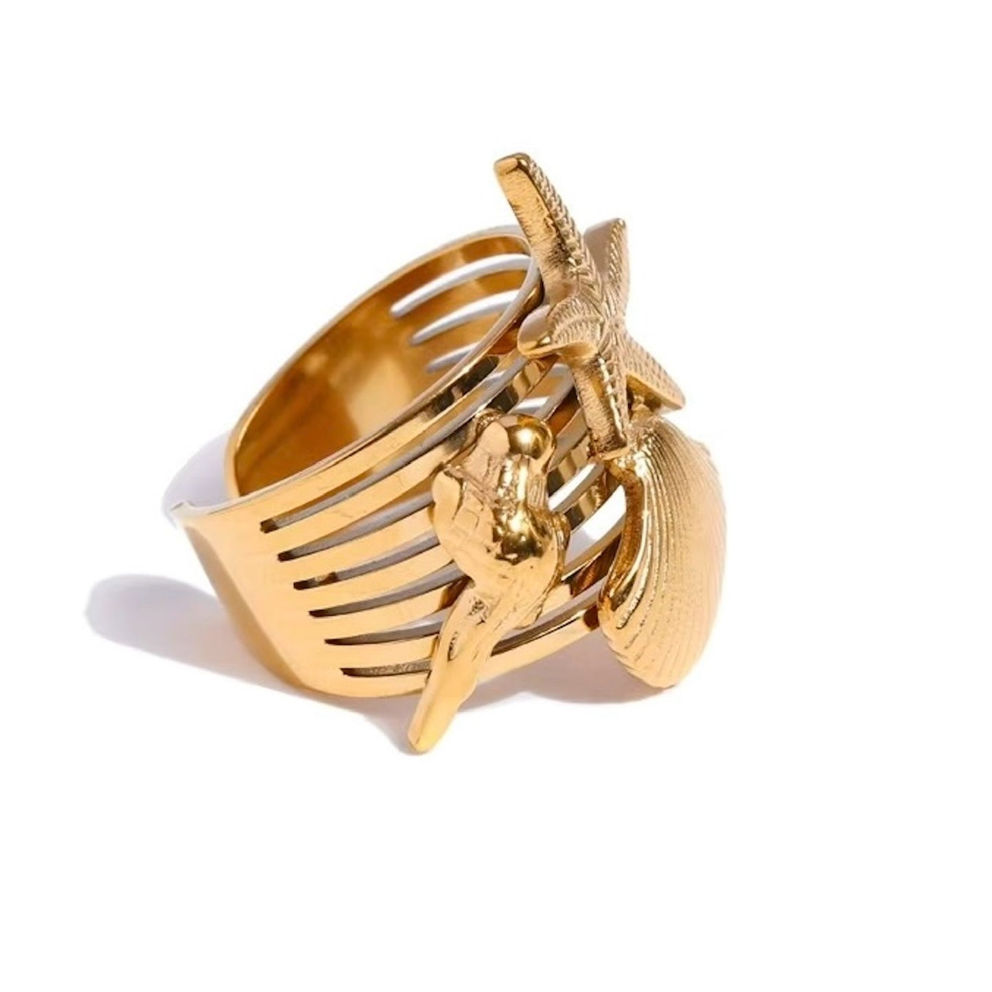 Bague dorée en acier inoxydable ornée de motifs coquillage et étoile de mer, bijou original inspiration marine pour femme - Bijoux Prestige