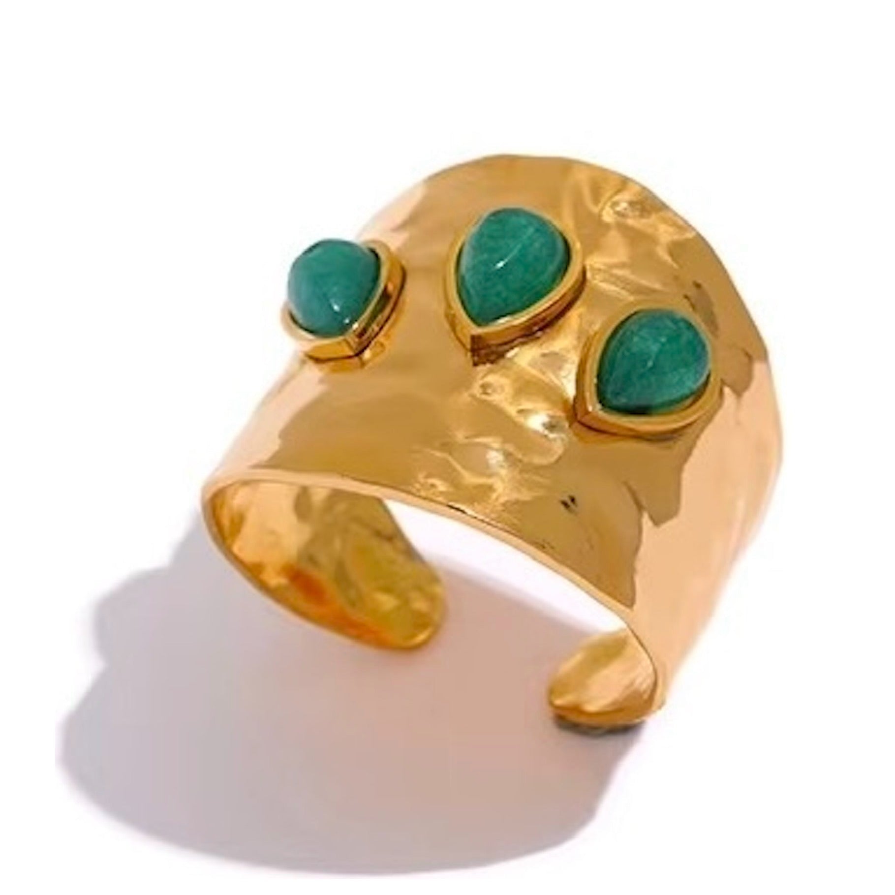 Bague manchette dorée en acier inoxydable ornée de pierres naturelles vertes, bijou tendance et élégant pour femme - Bijoux Prestige