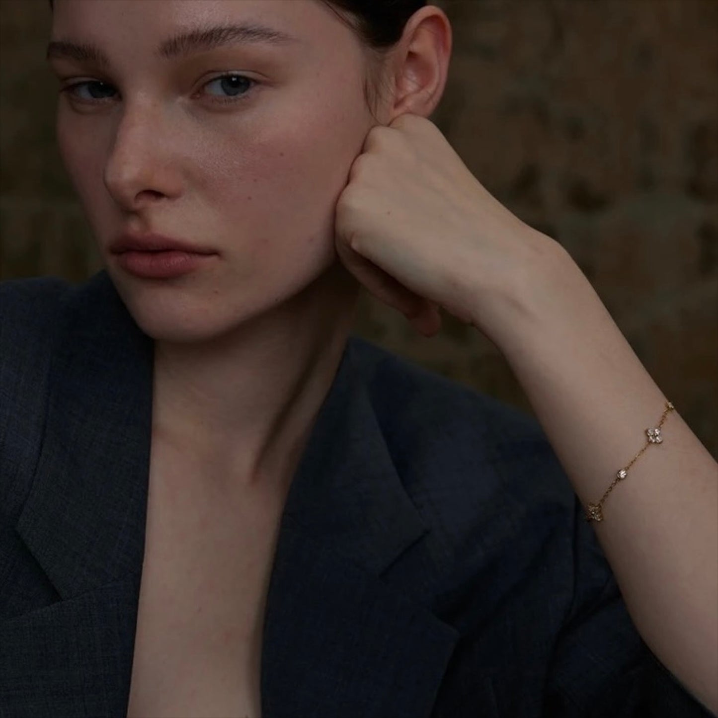 Bracelets fins à fleurs en acier inoxydable doré et argenté, sertis de zirconiums, bijou délicat et féminin pour femme.