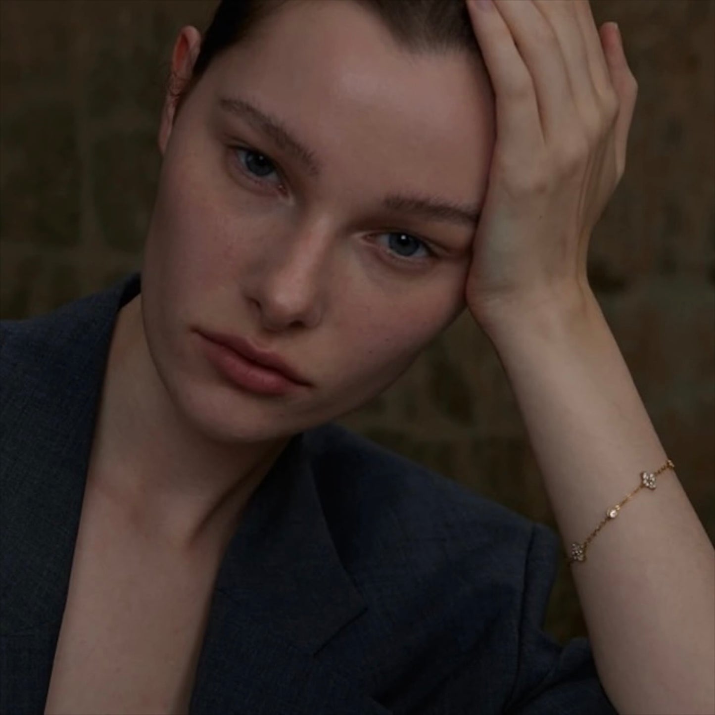 Bracelets fins à fleurs en acier inoxydable doré et argenté, sertis de zirconiums, bijou délicat et féminin pour femme.