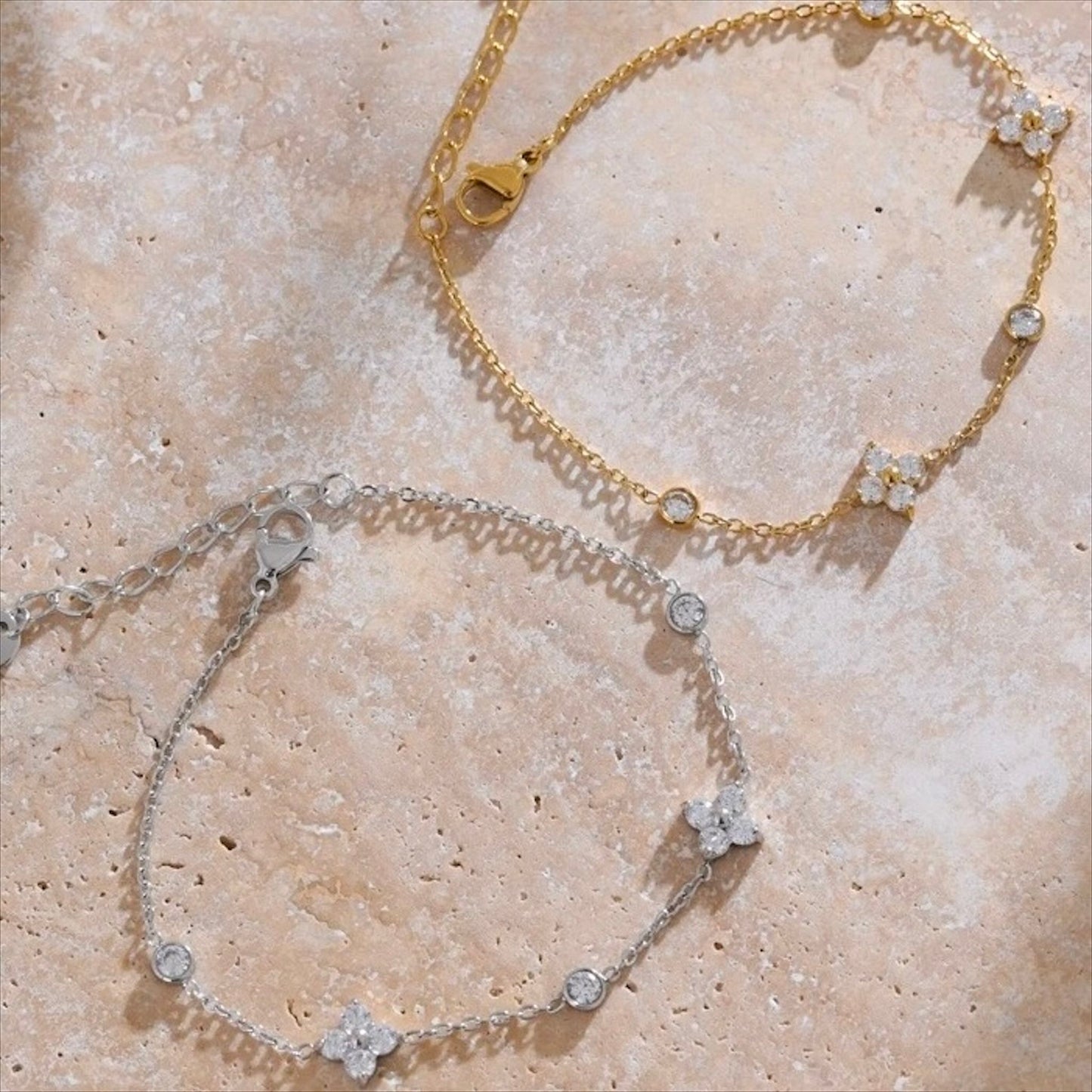 Bracelets fins à fleurs en acier inoxydable doré et argenté, sertis de zirconiums, bijou délicat et féminin pour femme.